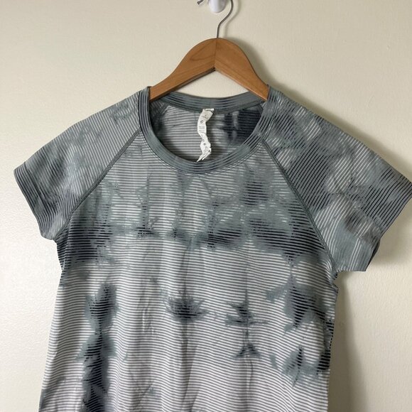 Lululemon Athletic Swiftly Tech Short Sleeve 2.0 Tie Dye Grey Women’s Size 8 - Picture 3 of 7